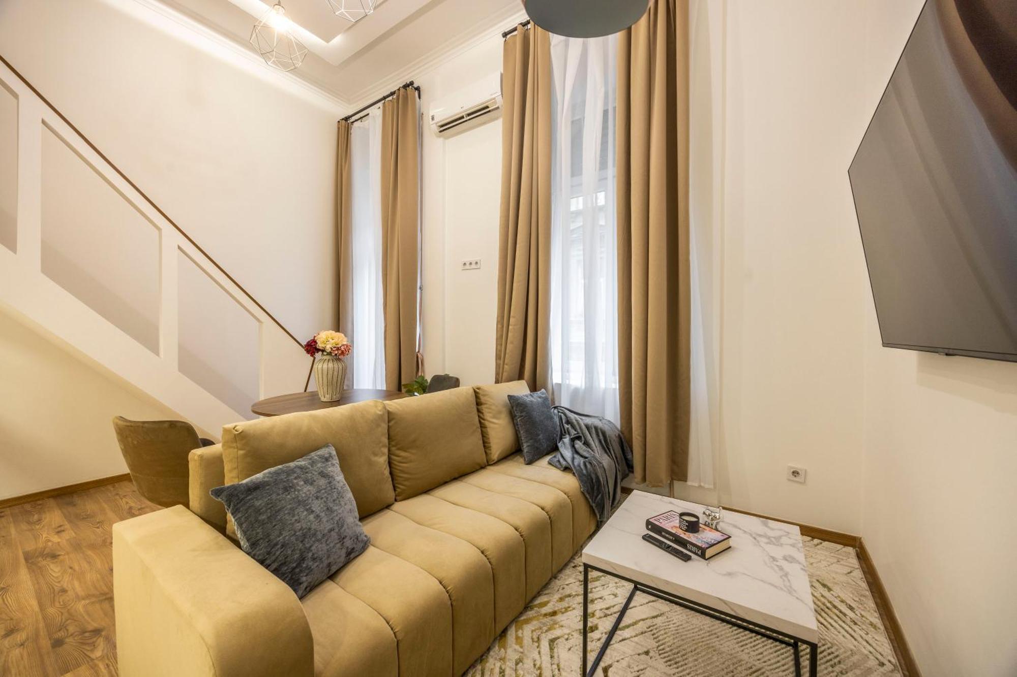 Charming Grand Residence In The Heart Of บูดาเปสต์ ภายนอก รูปภาพ